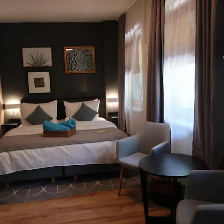 Heiligendamm- Digitales & Rezeptionsloses 4*